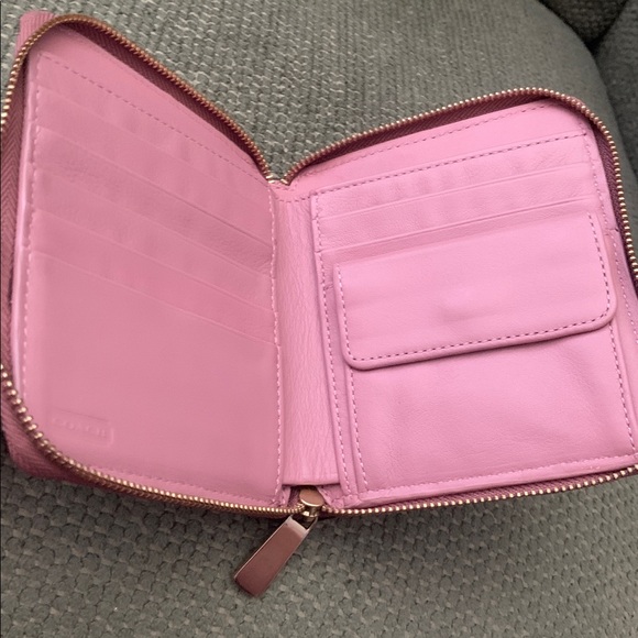Coach Mauve Billfold Wallet - Picture 5 of 10